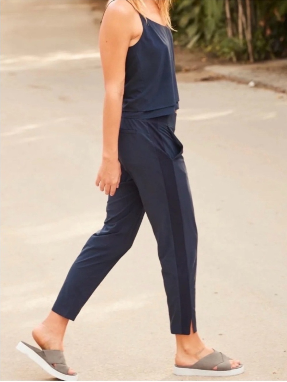 Athleta Brooklyn Mid Rise Ankle Trouser Pants NavyBlue Lightweight Packable - Picture 13 of 13